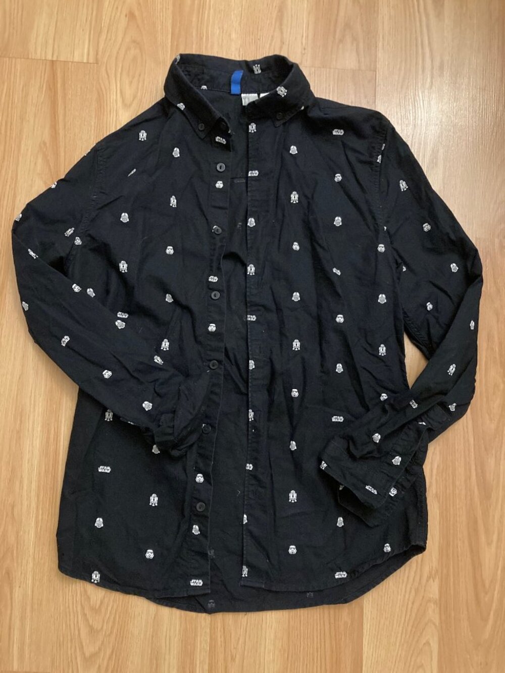 Star Wars button down shirt - Picture 1 of 3